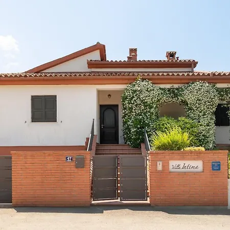 Intima Villa *